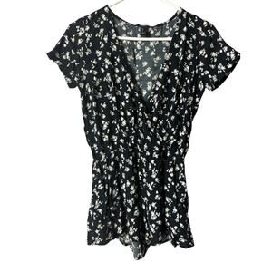 Forever 21 Women’s Black Floral Button Front  Short Sleeve Romper Sz S